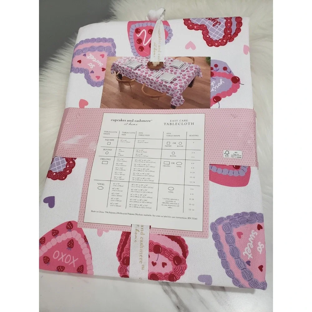 Cupcakes & Cashmere Valentine Hearts Tablecloth 70